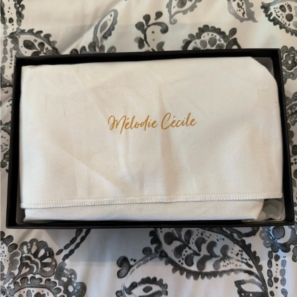 Paris 15 Crossbody - Picture 5 of 6